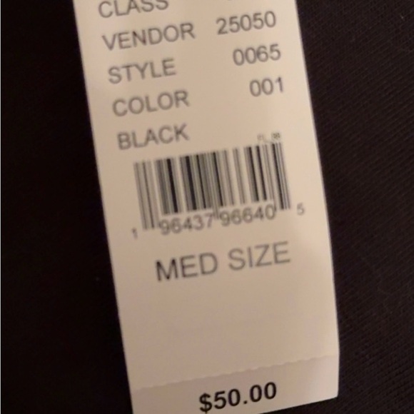 Essentials Fear of God Men’s Medium Black T-shirt. New with tags. Runs big! - Picture 4 of 5